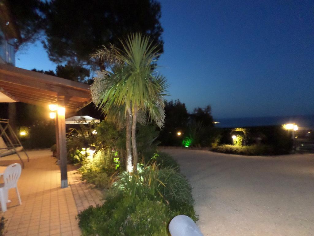 Bed And Breakfast " Il Tesoro Di Mario " Falconara Marittima Dış mekan fotoğraf