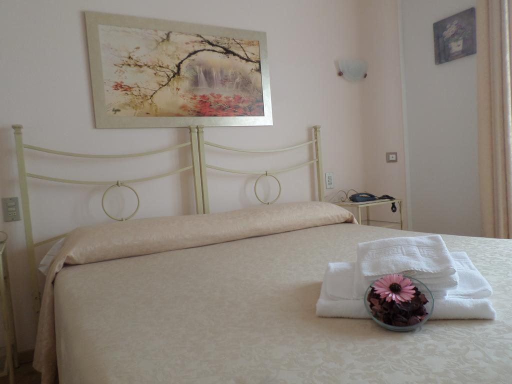 Bed And Breakfast " Il Tesoro Di Mario " Falconara Marittima Dış mekan fotoğraf